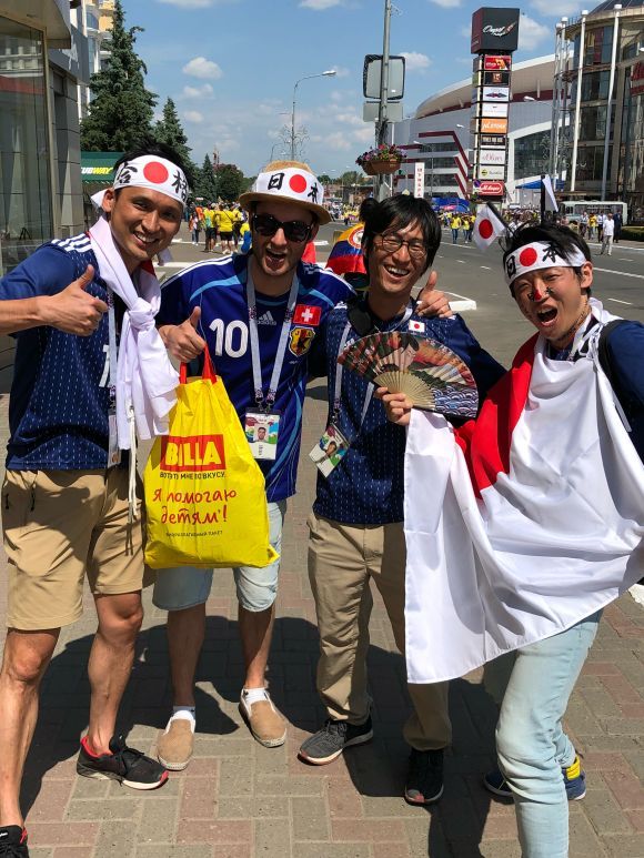 大喜びのサポーターたち